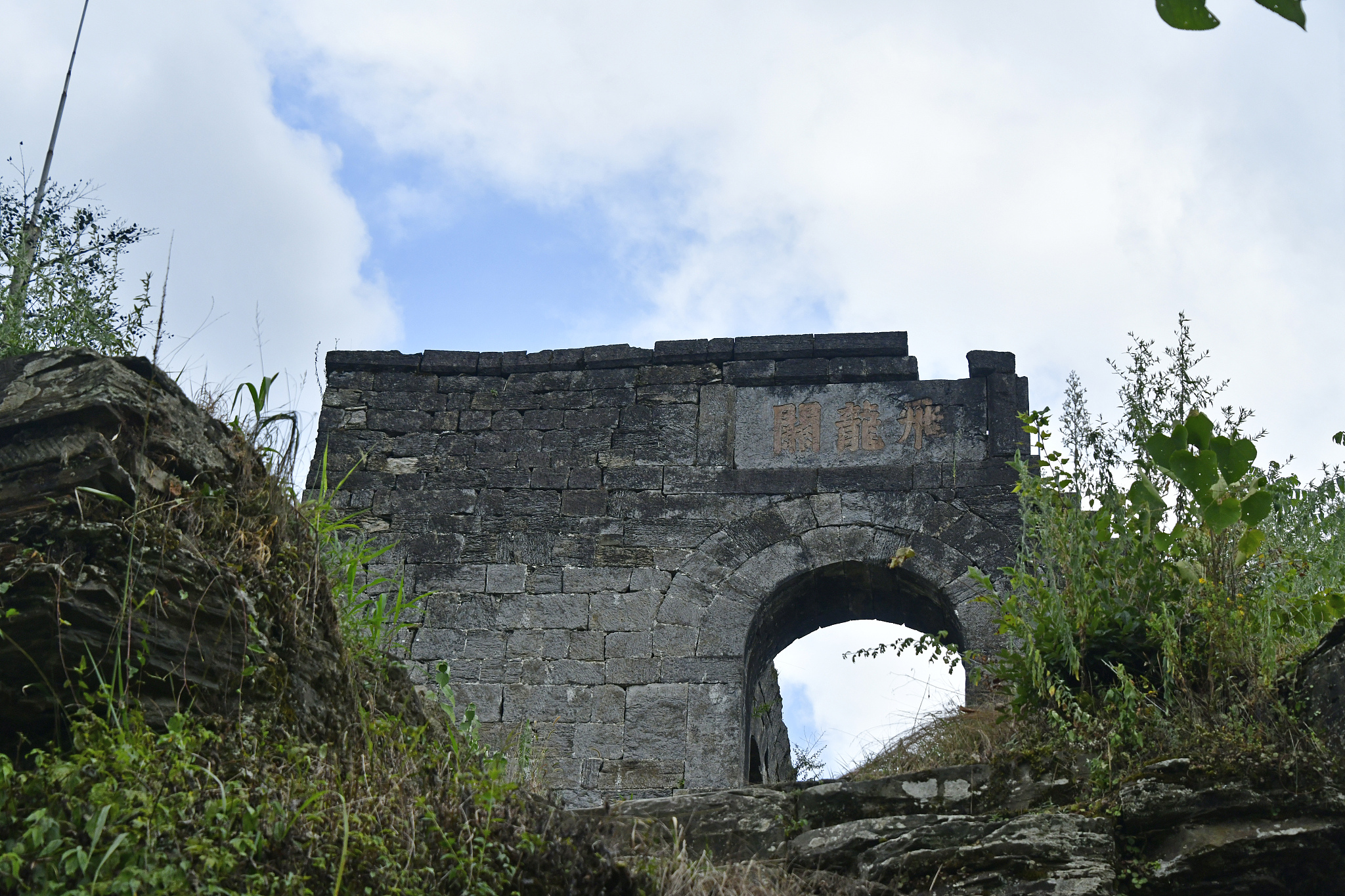 贵州遵义建筑施工总承包二级资质：新办与转让流程详解