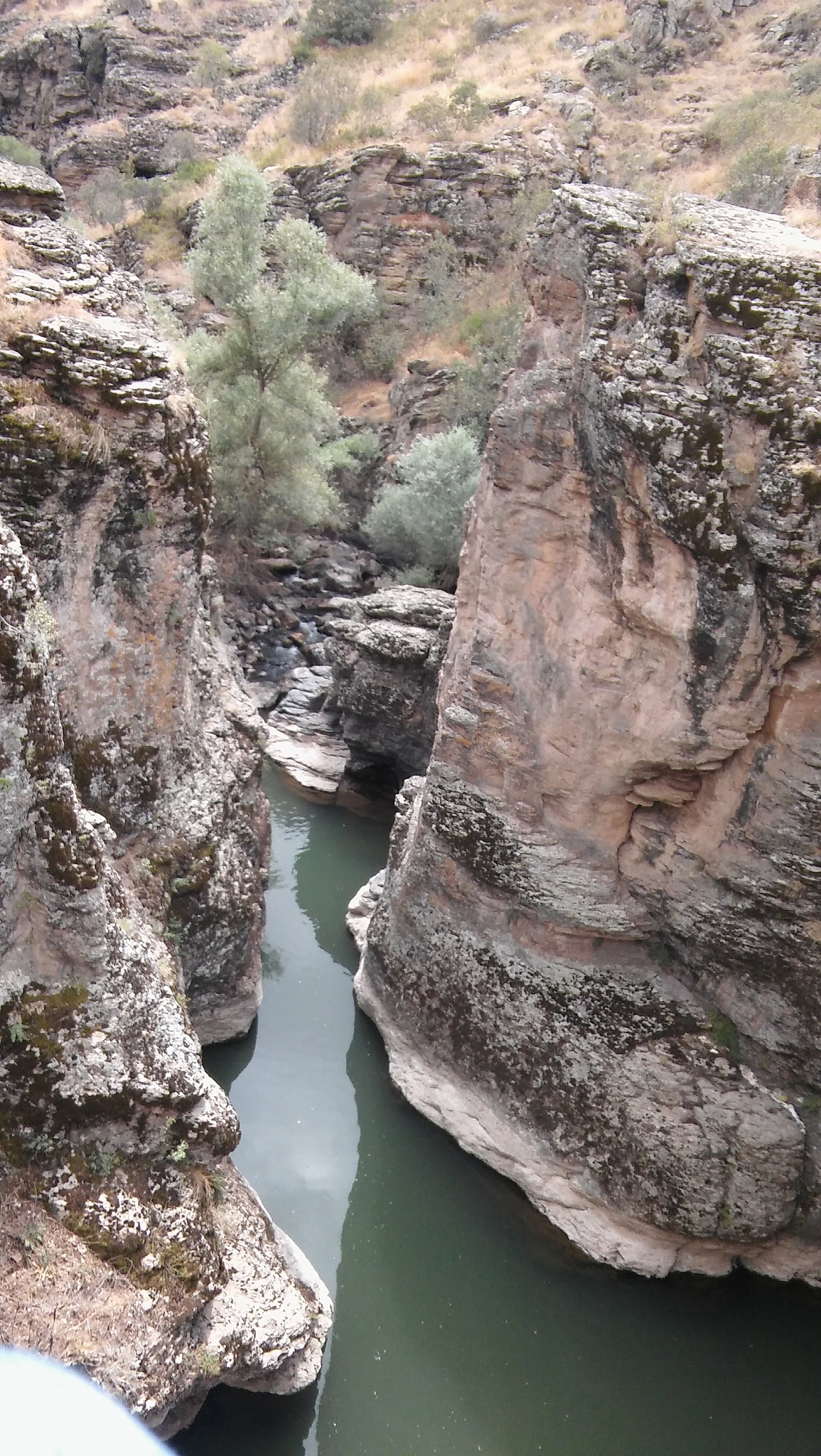 兰州桑园峡岩石