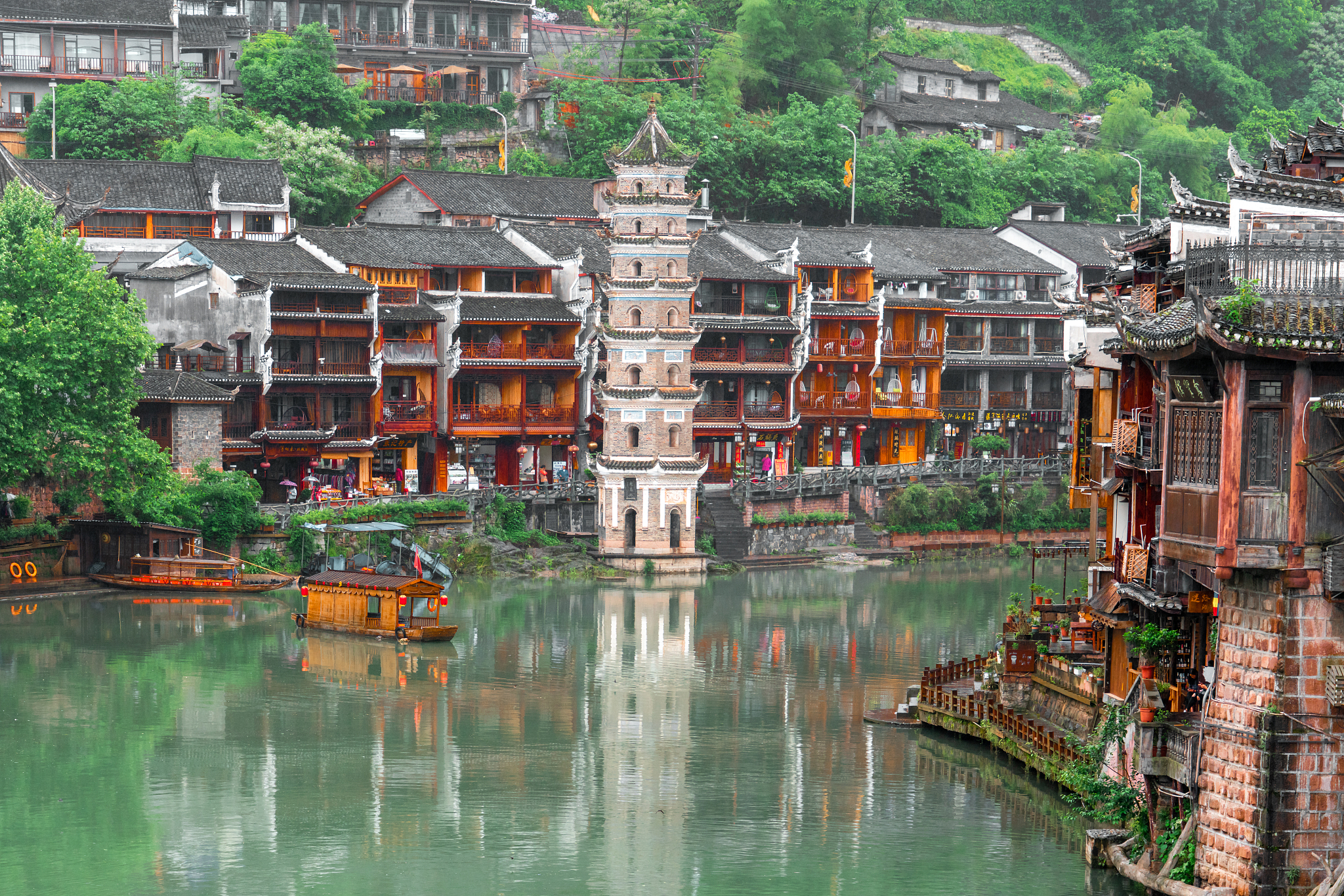 有关凤凰古城散文