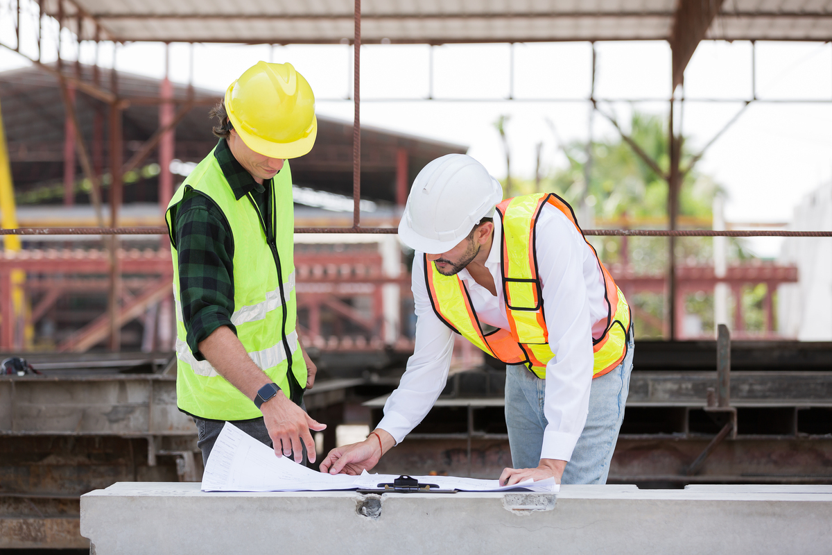 进场后首要工作：快速了解现场情况并制定计划