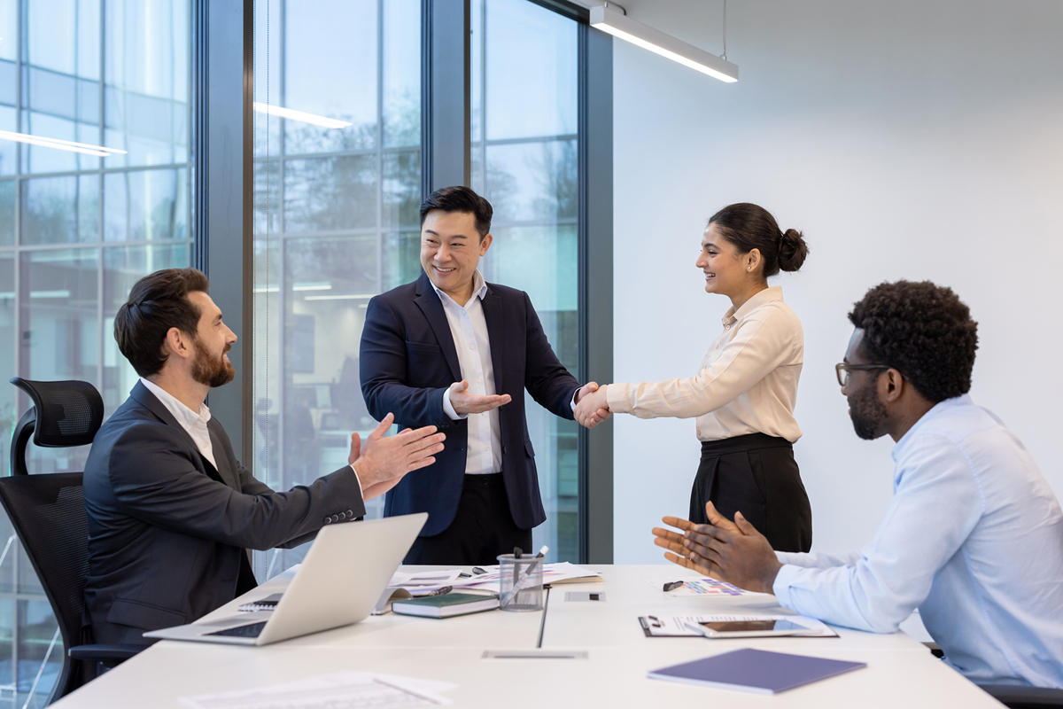 辩论赛：我的同事是个邀功精我要向他学习吗如何向反对方提问