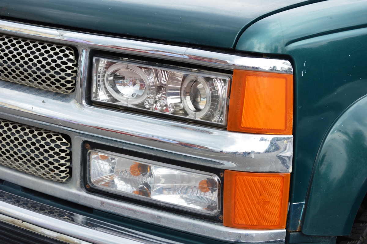 07款马自达6前面一排四个灯分别是什么灯怎么打开 200字