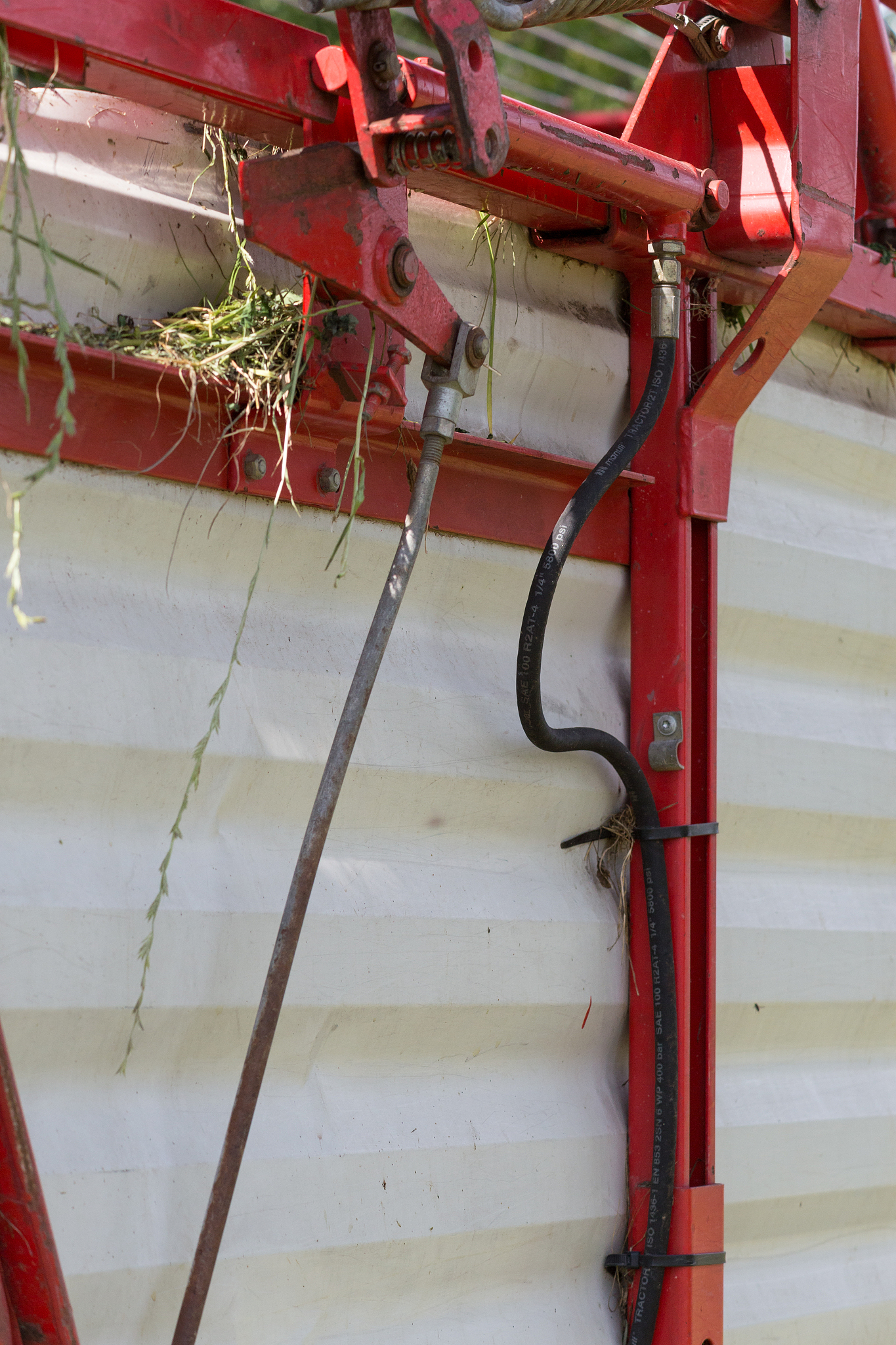 手扶洋马插秧机调节轮深浅上下怎么调