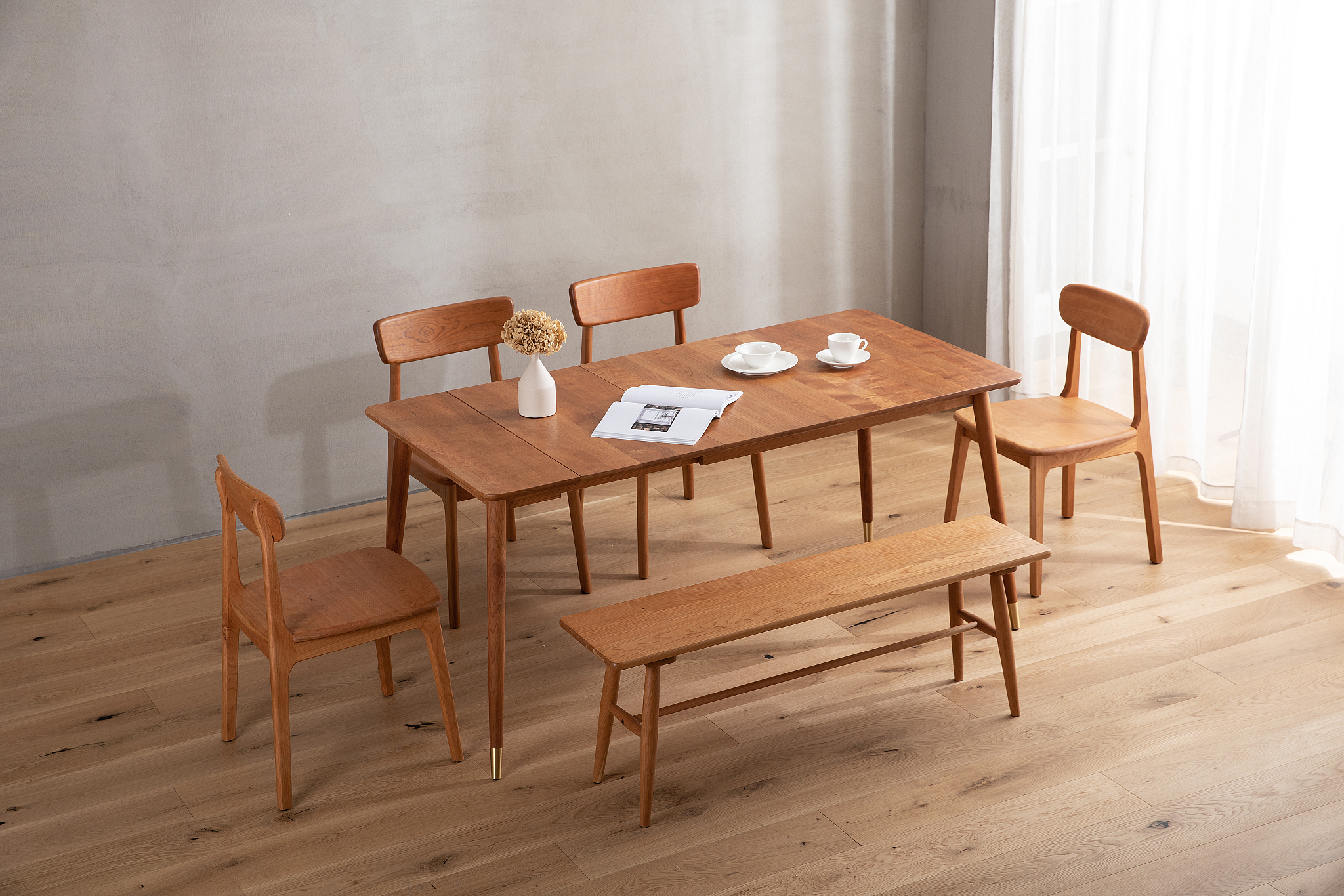 实木餐桌价格多少钱？影响价格的因素有哪些？