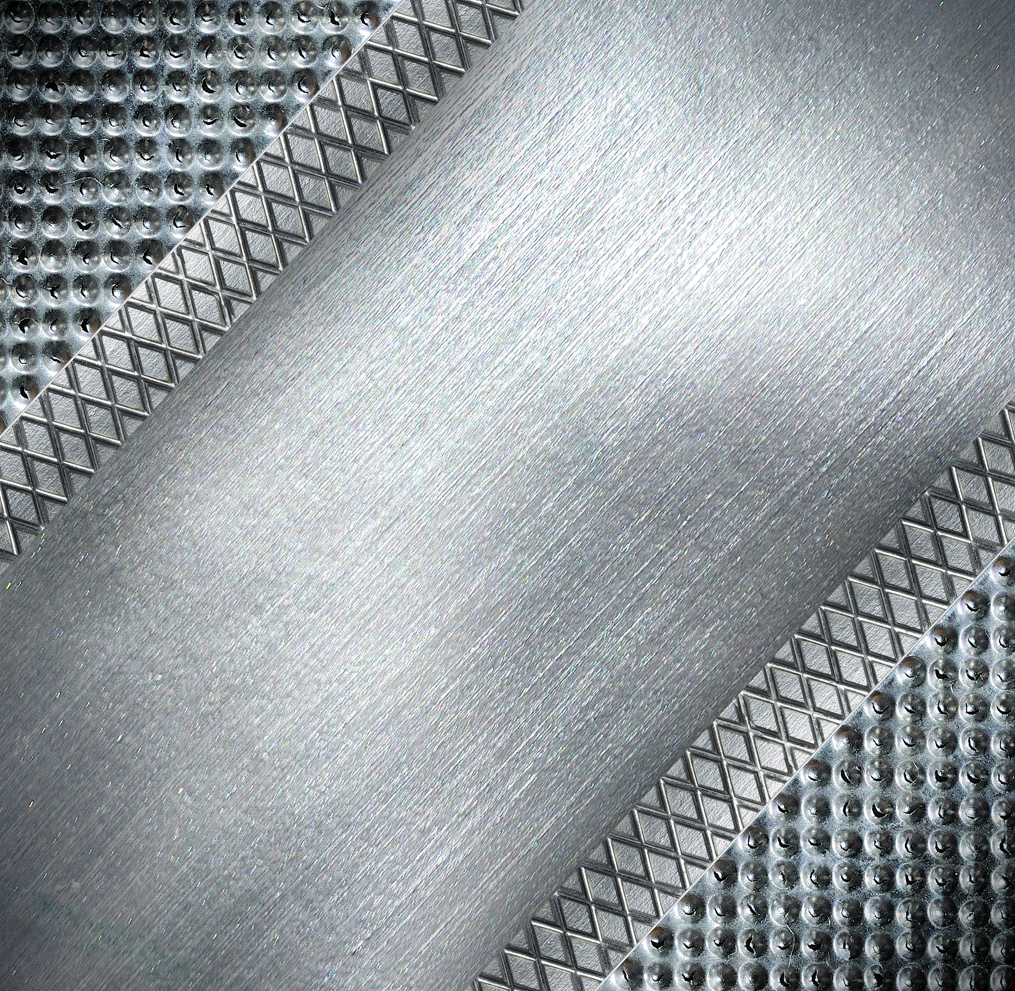 热浸镀锌技术至今已有180多年的历史是目前钢铁材料或钢铁构件应用最为可靠的防护技术。活性钢镀锌时基体中一定含量的Si会增加铁和锌之间的反应活性造成镀层发暗、异常增厚、黏附性差等缺陷即Si易造成镀层的Sandelin效应1-4。针对此人们研究发现锌浴中加入大约01的镍时可降低铁锌反应速率消除基体中Si元素的不利影响5-8。但由于镍的熔点较高实践中往往采用添加锌-镍中间合金的方法调整锌锅中锌浴的镍含量