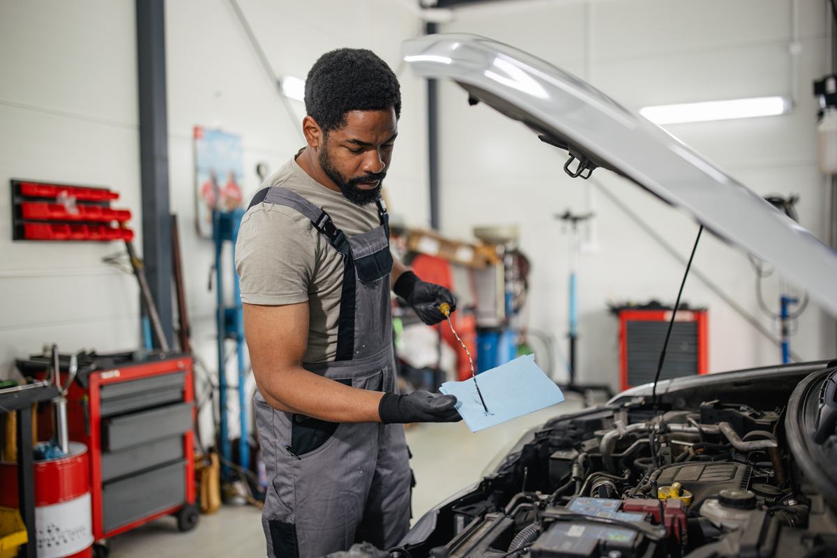 汽车美容行业发展前景广阔，贵州机械学校助力学生就业