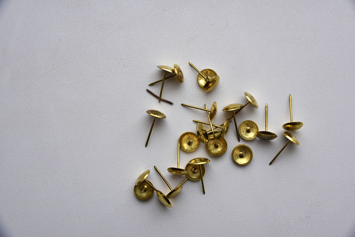 铁耳钉泡过氧化氢会怎样？