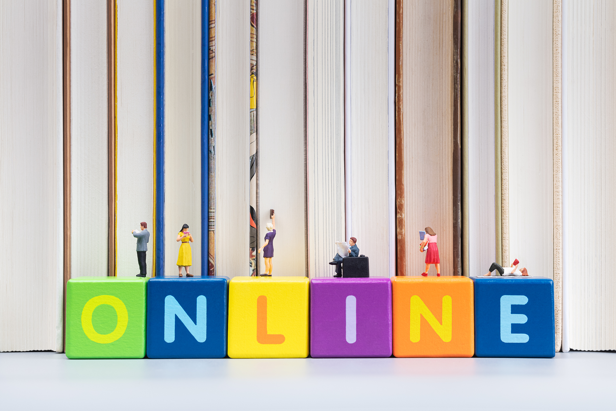 JSSAEK 能组成哪些英文单词？