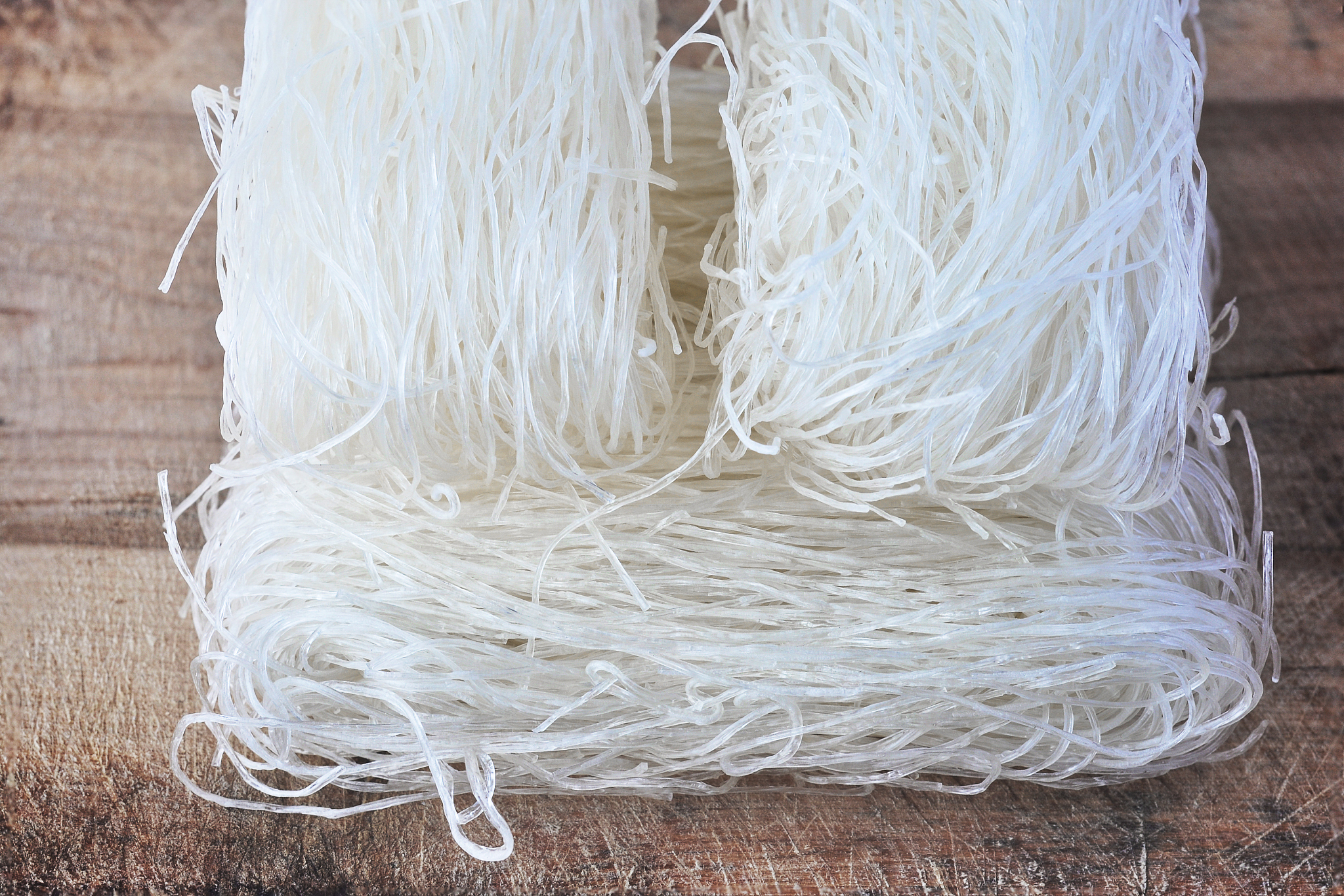 假粉条是什么材料做的，