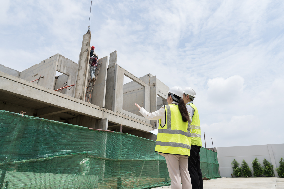 盖一个房子需要哪些人员他们分别负责哪些东西