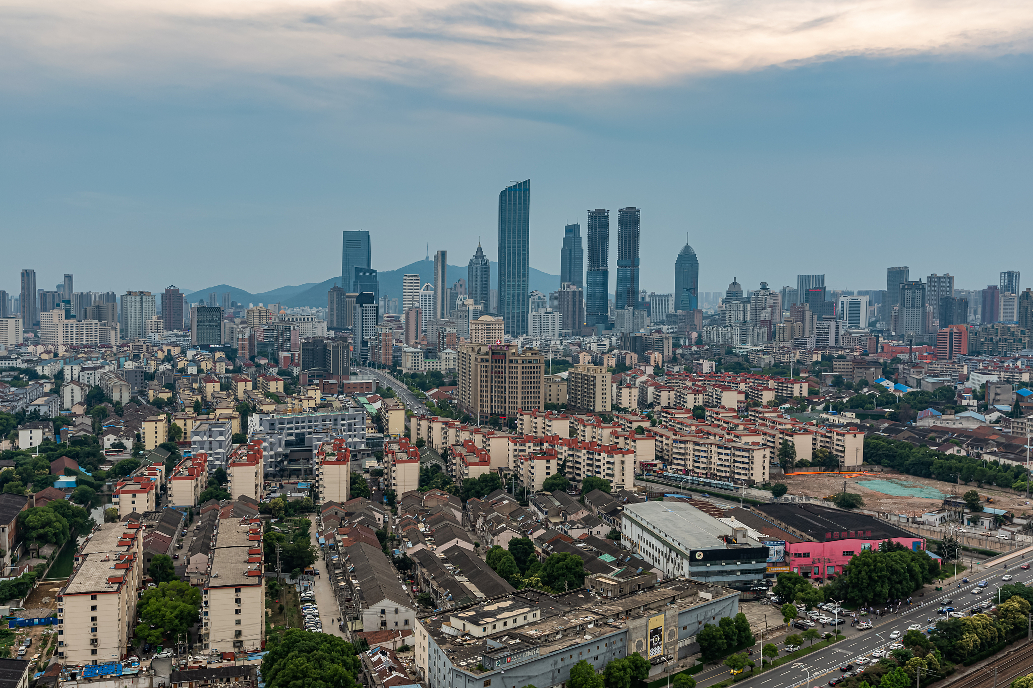 中国江苏省无锡市城市建筑风光