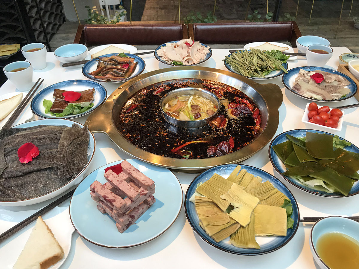 刘四姐火锅升级全新体验，更年轻、更多菜品、更美味！