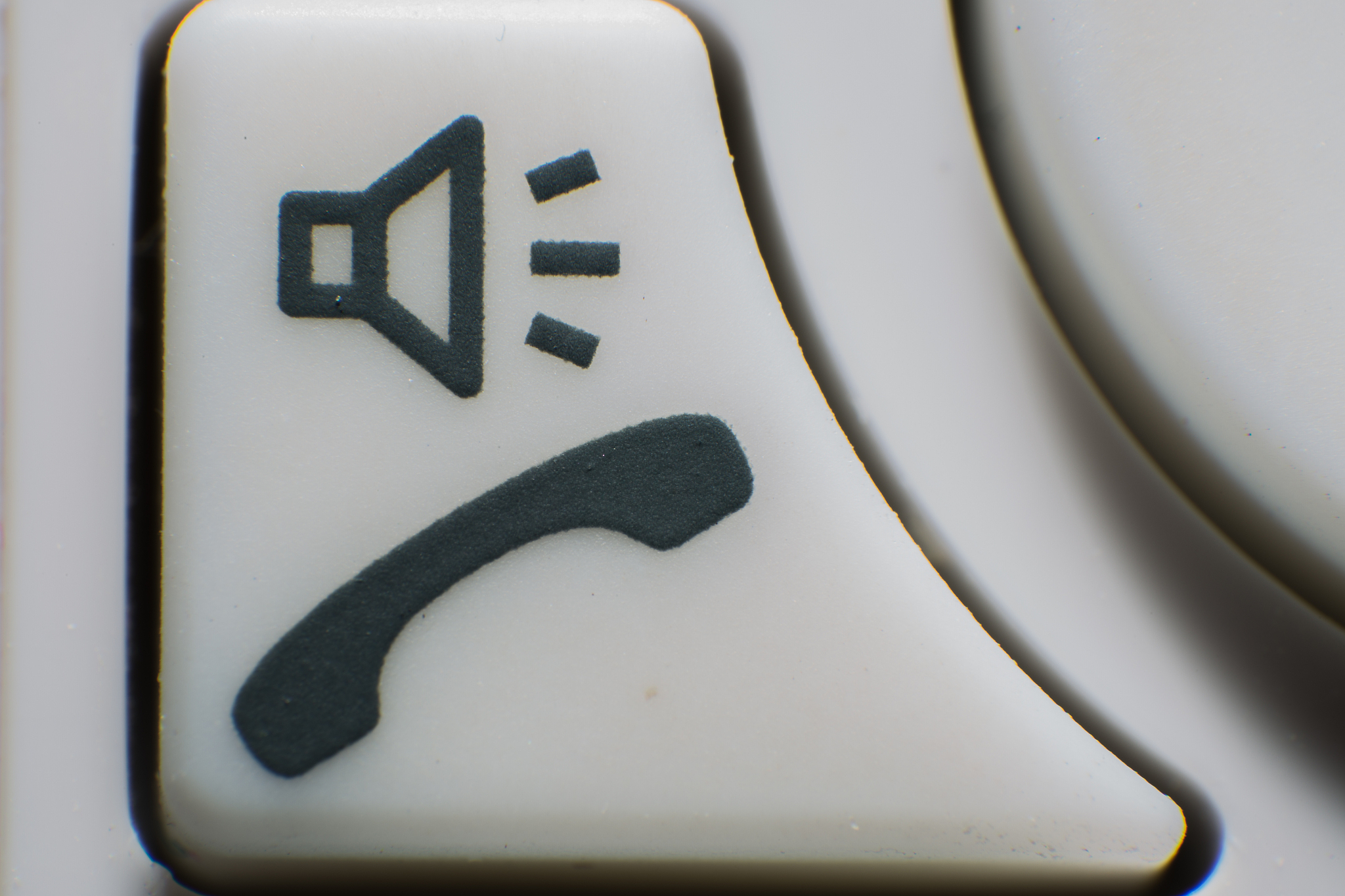 贵阳职业技术学院校训校徽详解：勤奋求实创新服务