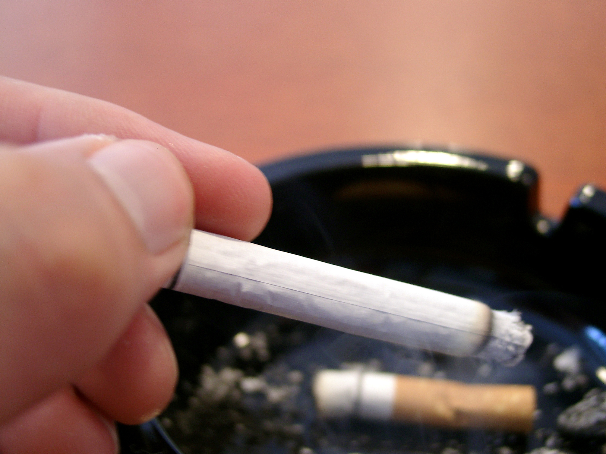 ash that cigarette