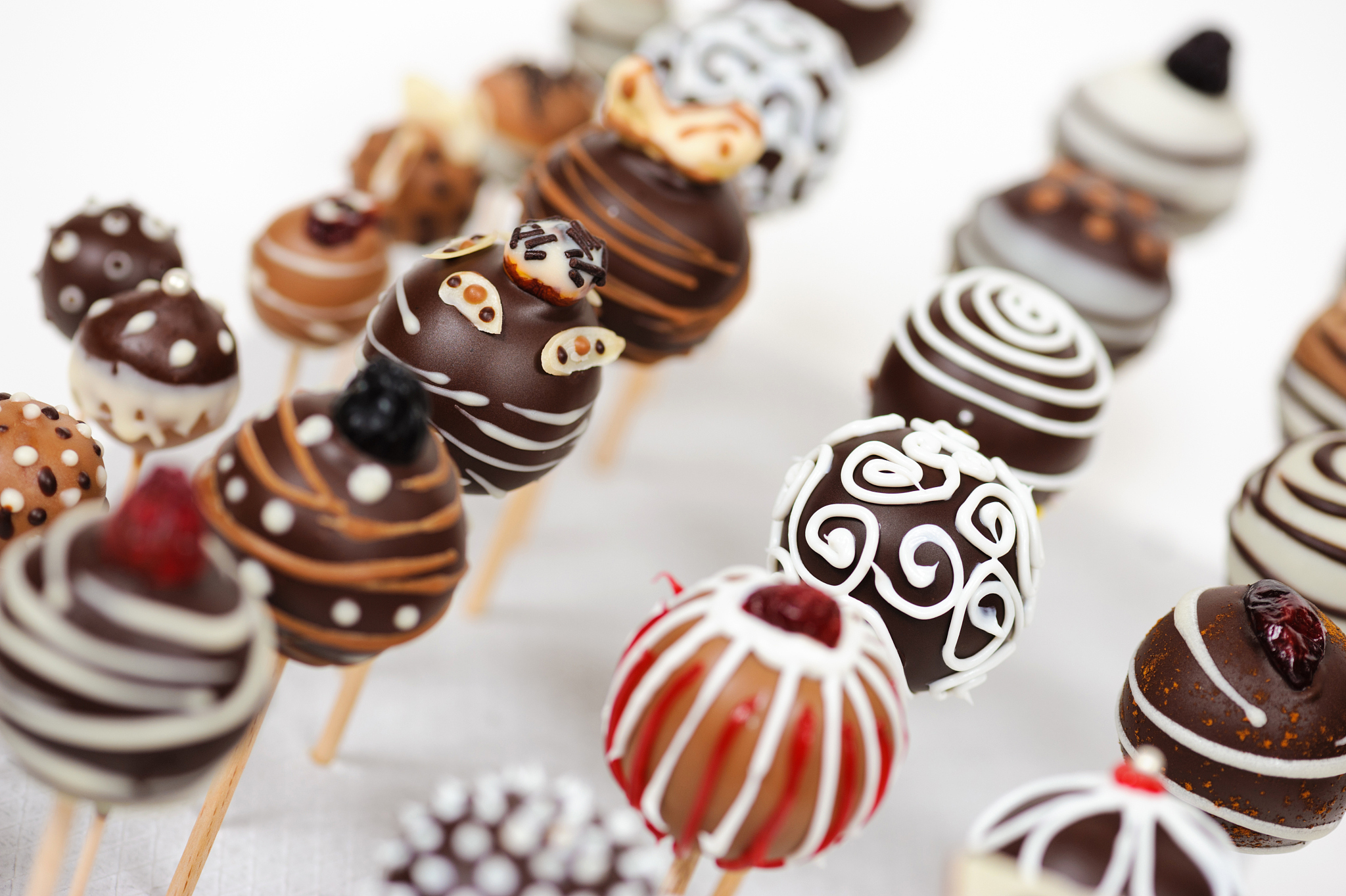 cake pops, modern chocolate candy