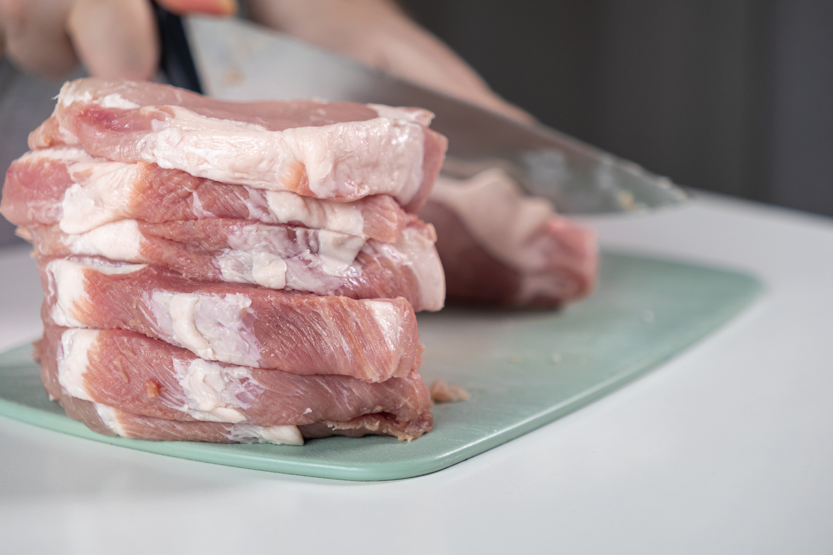 10分钟快速解冻排骨：简单高效的解冻技巧