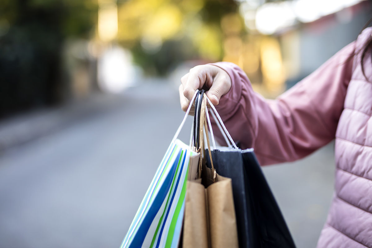 女生问你出门必带的三样东西，
