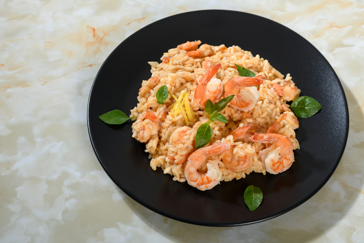 周末必备！营养美味的虾仁焖饭做法