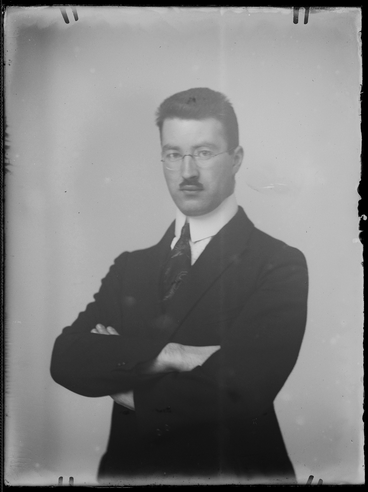 請問你喜歡希特勒還是斯大林？