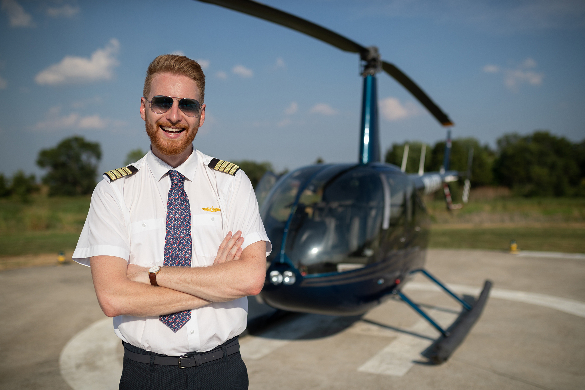 武汉纺织大学直升机专业就业方向 - 飞行员、维修技师、制造工程师等