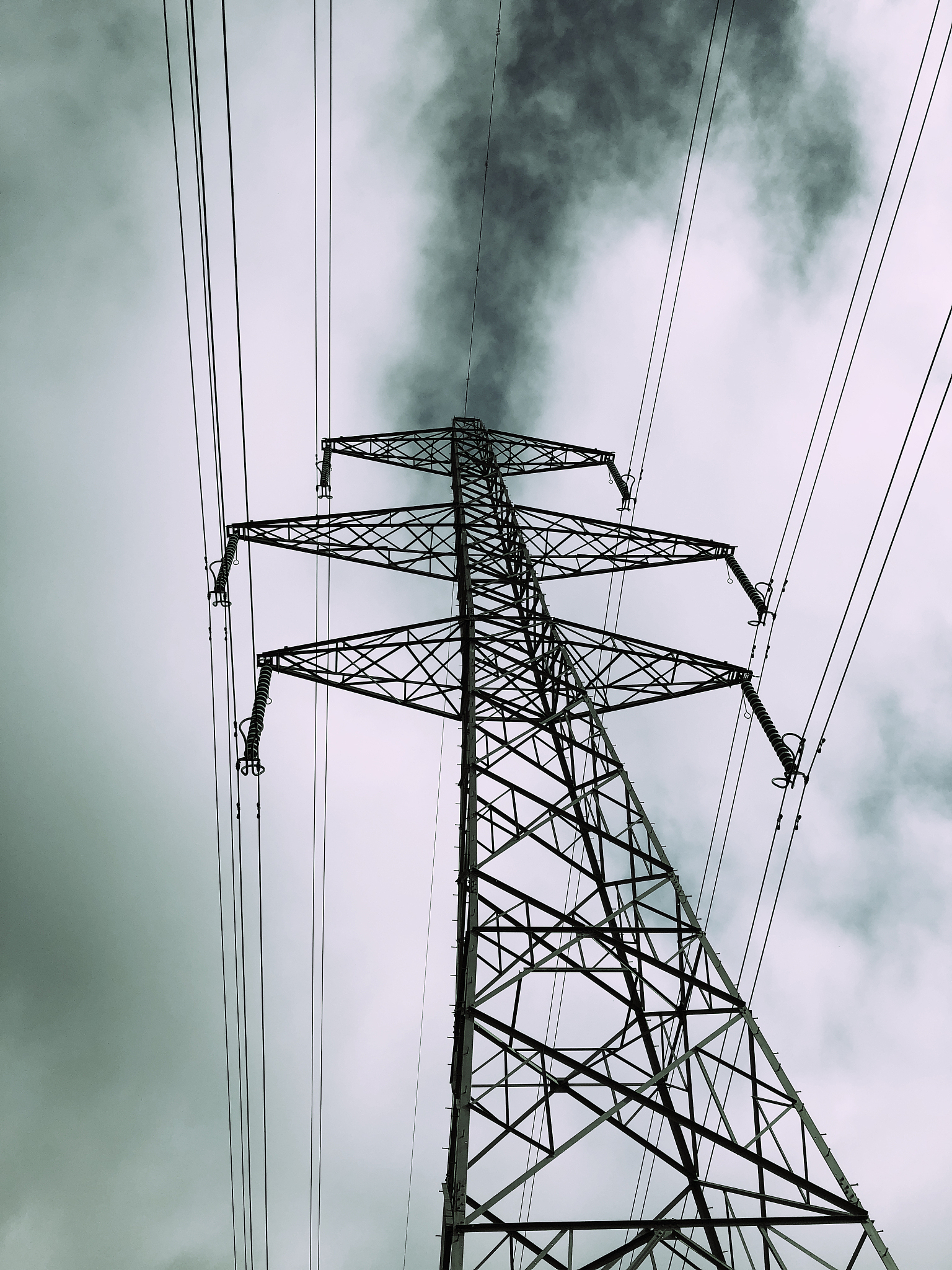 传统直流输电技术：原理、应用与优势