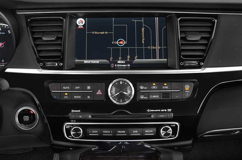 奔驰R级车道保持功能升级：地点、费用和流程