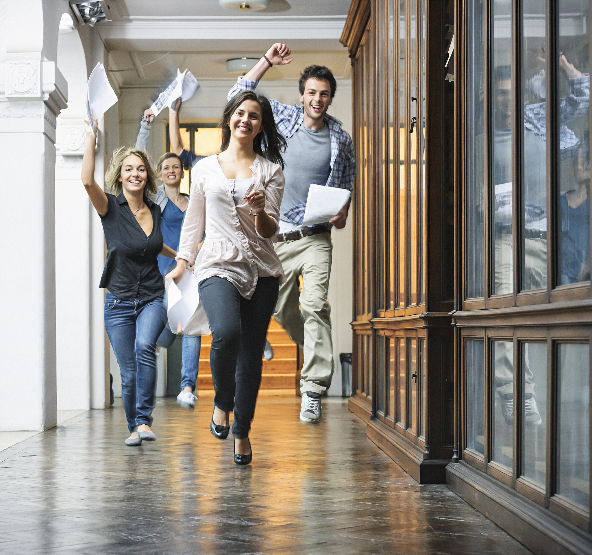 欧洲近代新学校教育理念：重视实际活动，强调教育与生活联系，反对死记硬背
