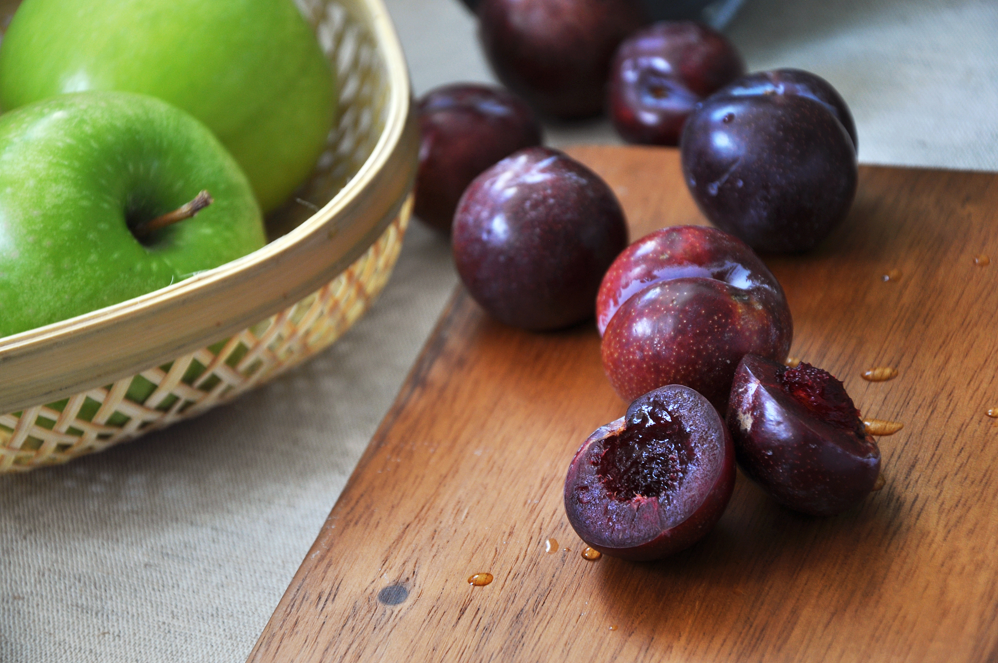李子煮熟了吃的好处和坏处