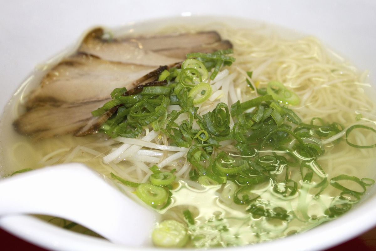 我要做一份清汤牛肉面应该怎么做用料怎么用不要说适量好的谢谢你