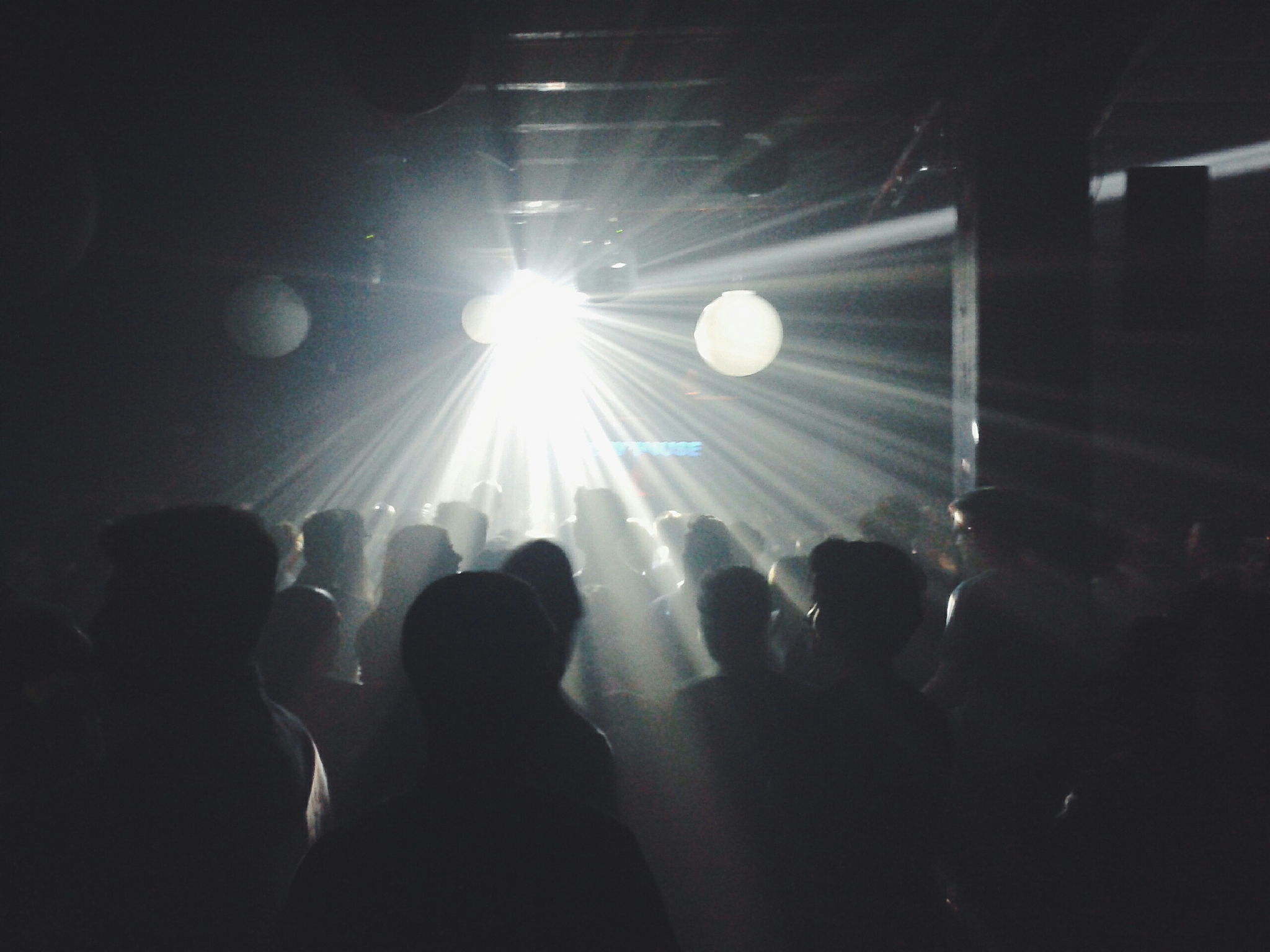 她很享受聚光灯下的