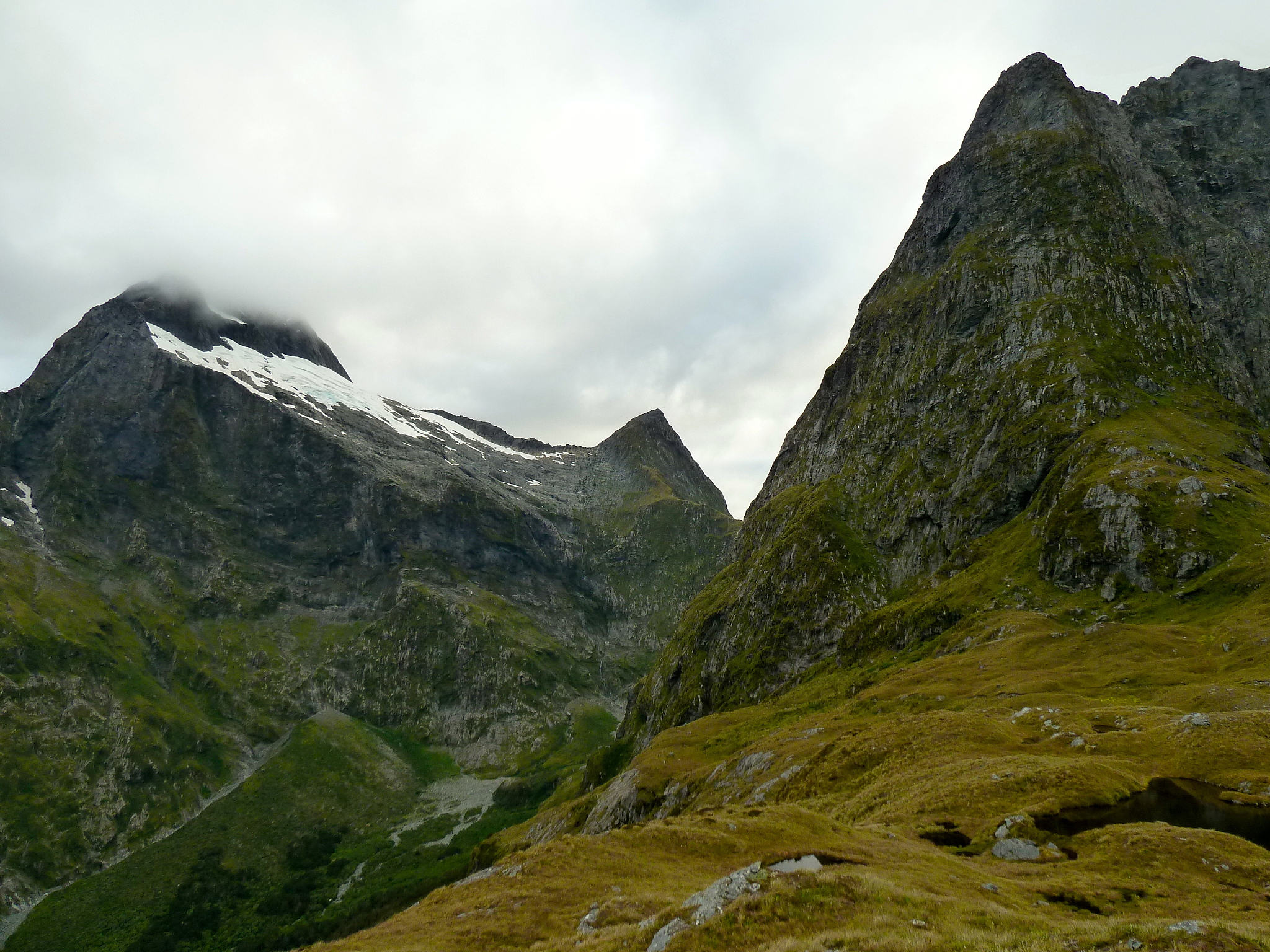the approach to mackinnon pass