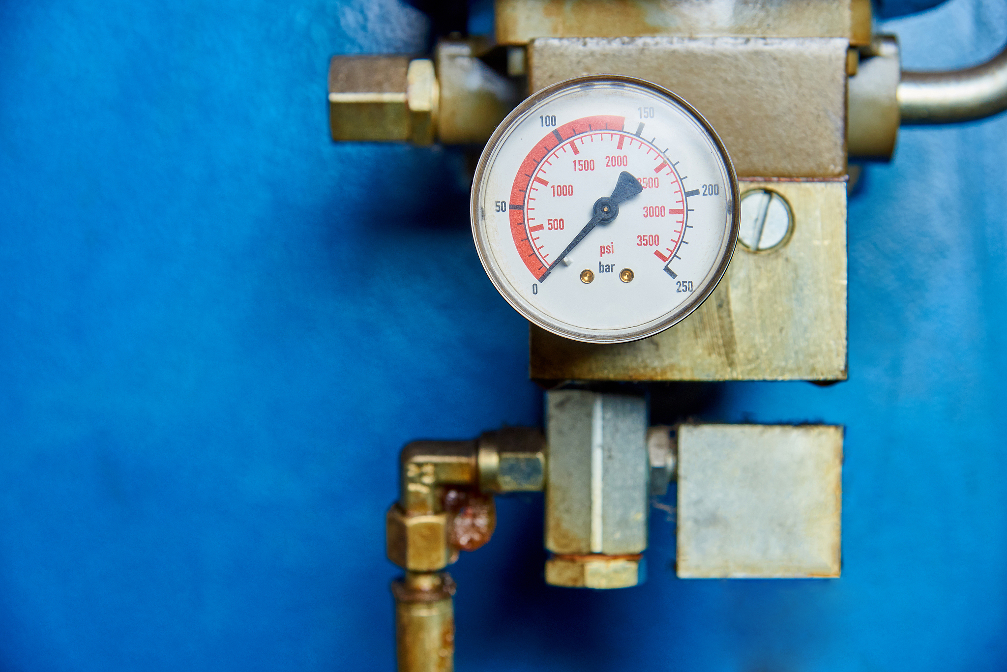 翻译
Never use liquid filled gauges with strong oxidizing agents, such as oxygen, chlorine, or nitric acid.