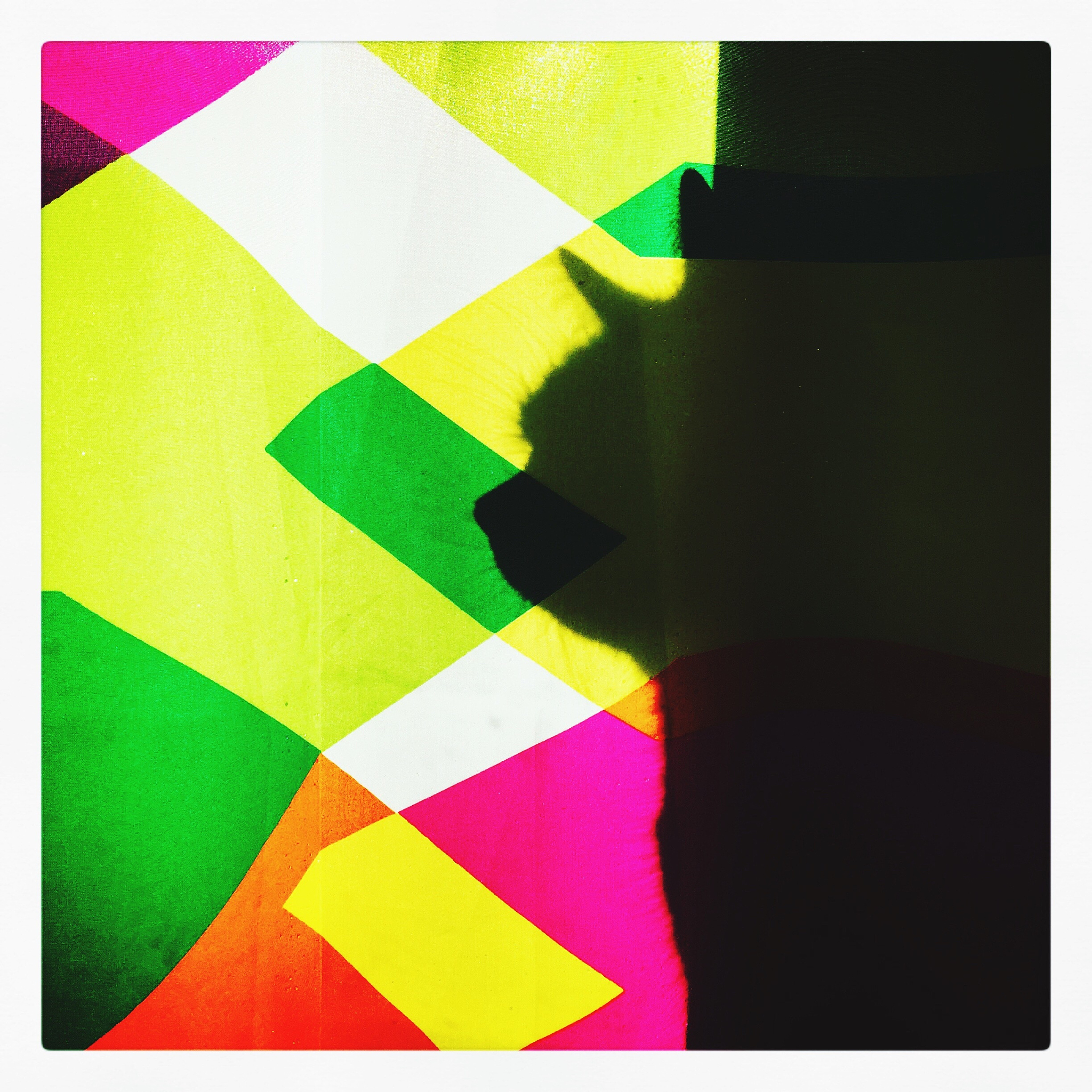 色彩三原色是红绿蓝吗？