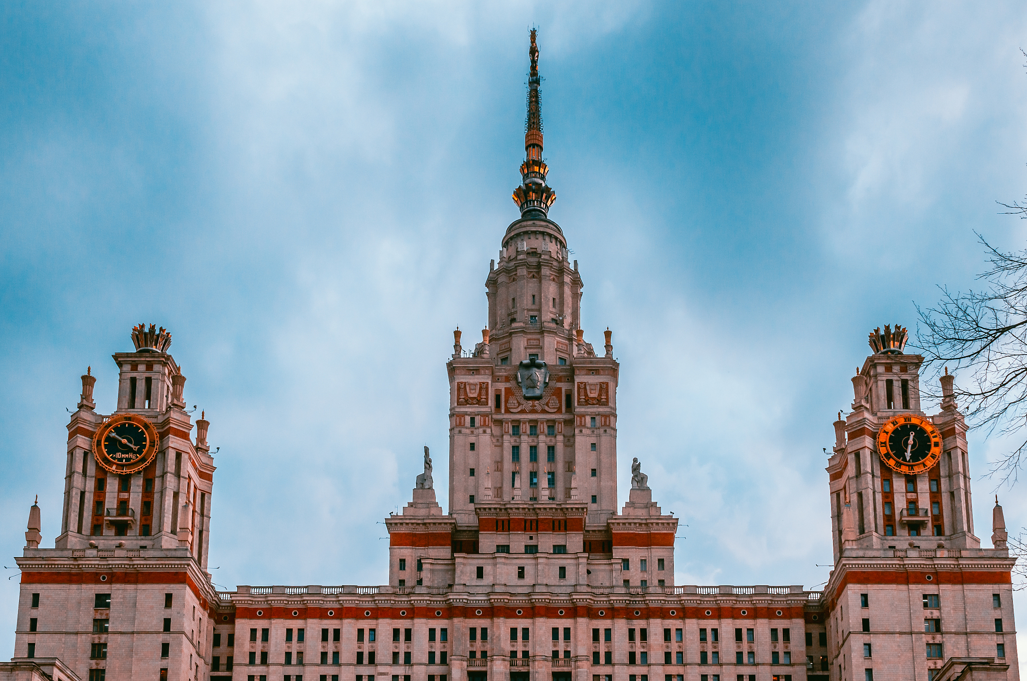 湖北成教服装设计与工程专业: 哪些学校值得考虑？