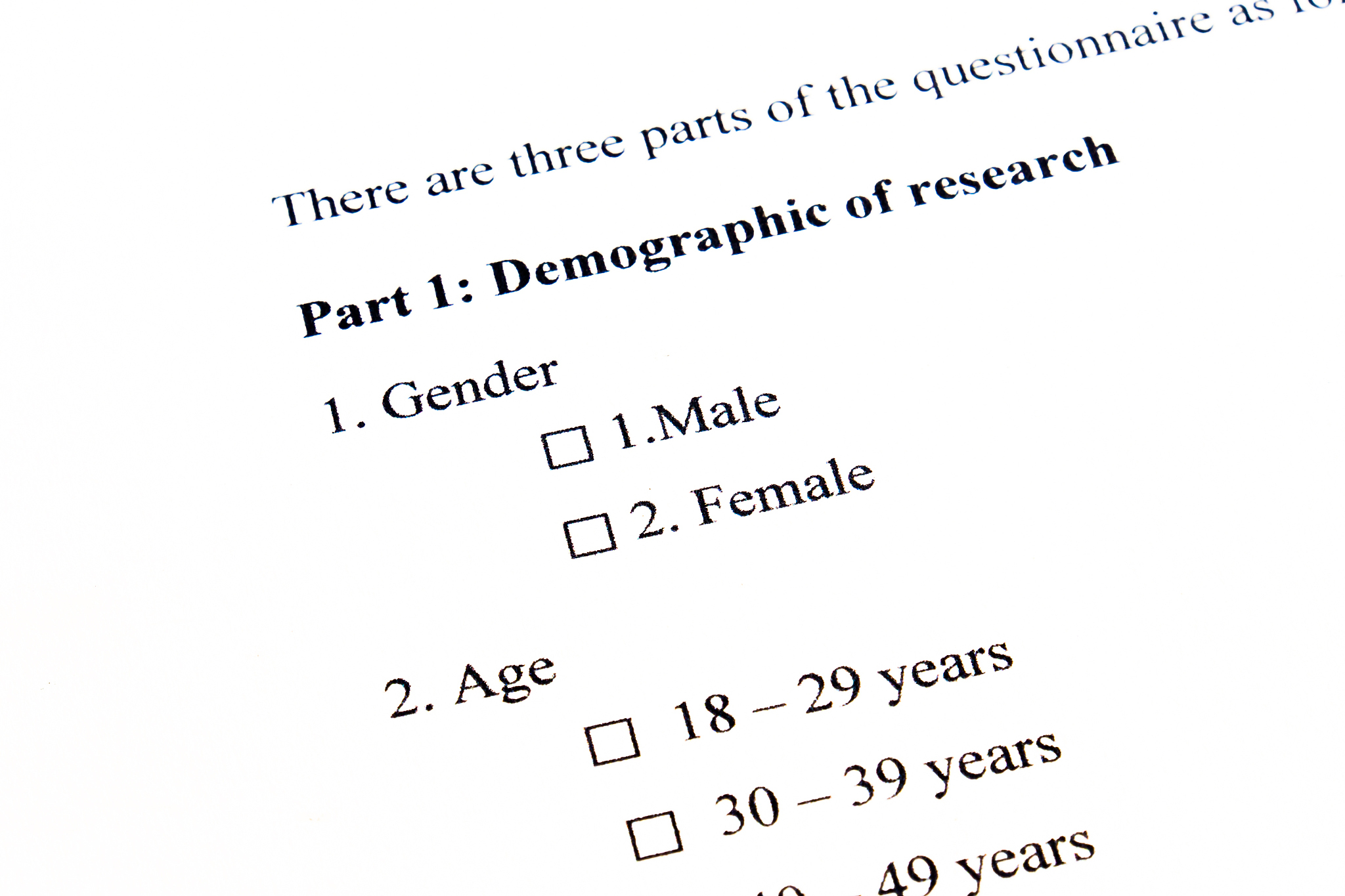问卷调查样本特征分析：性别、年龄、学历、收入和职业