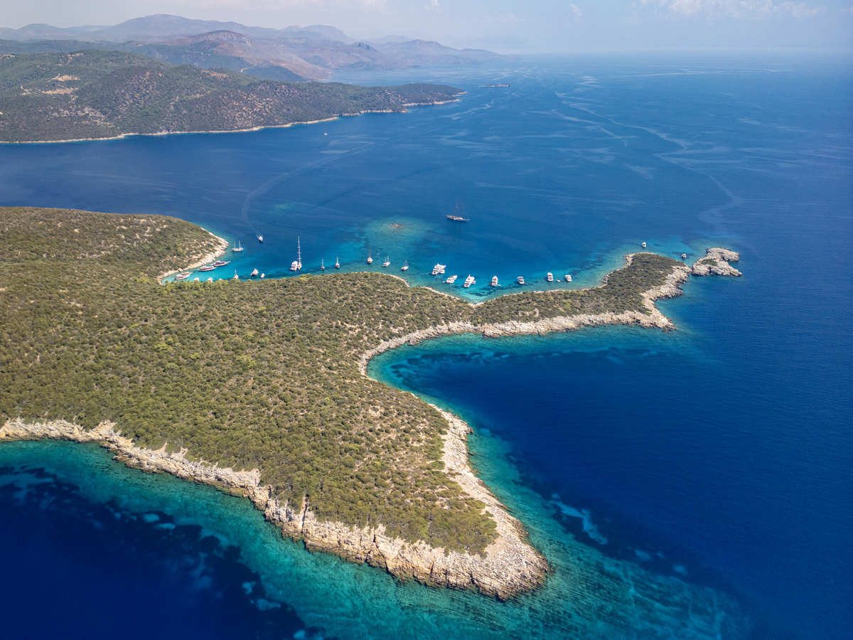 埃默拉尔德岛位于哪个国家？