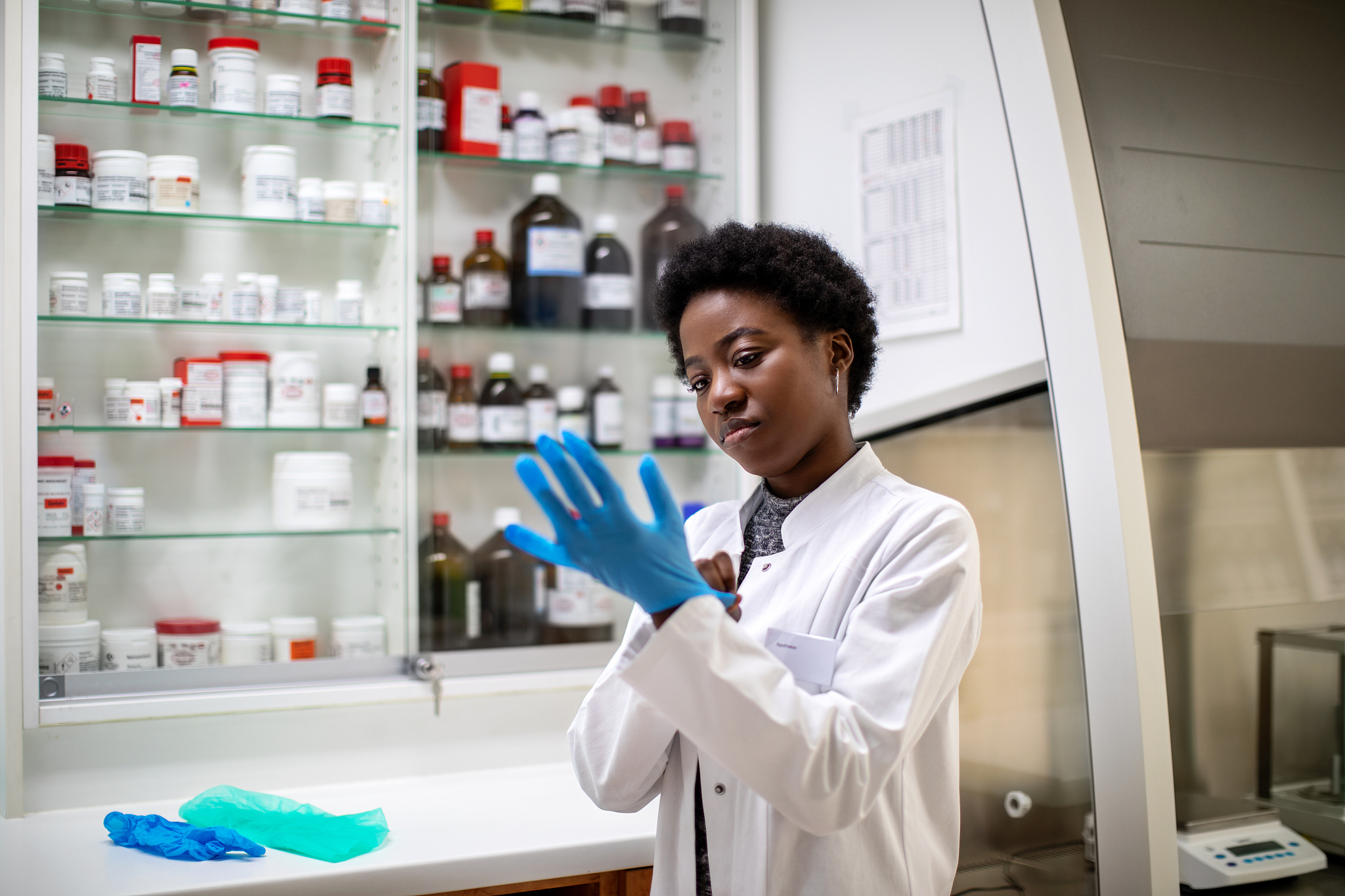 上海市医药学校医学药剂专业怎么样？就业前景、师资力量、教学设施全解析