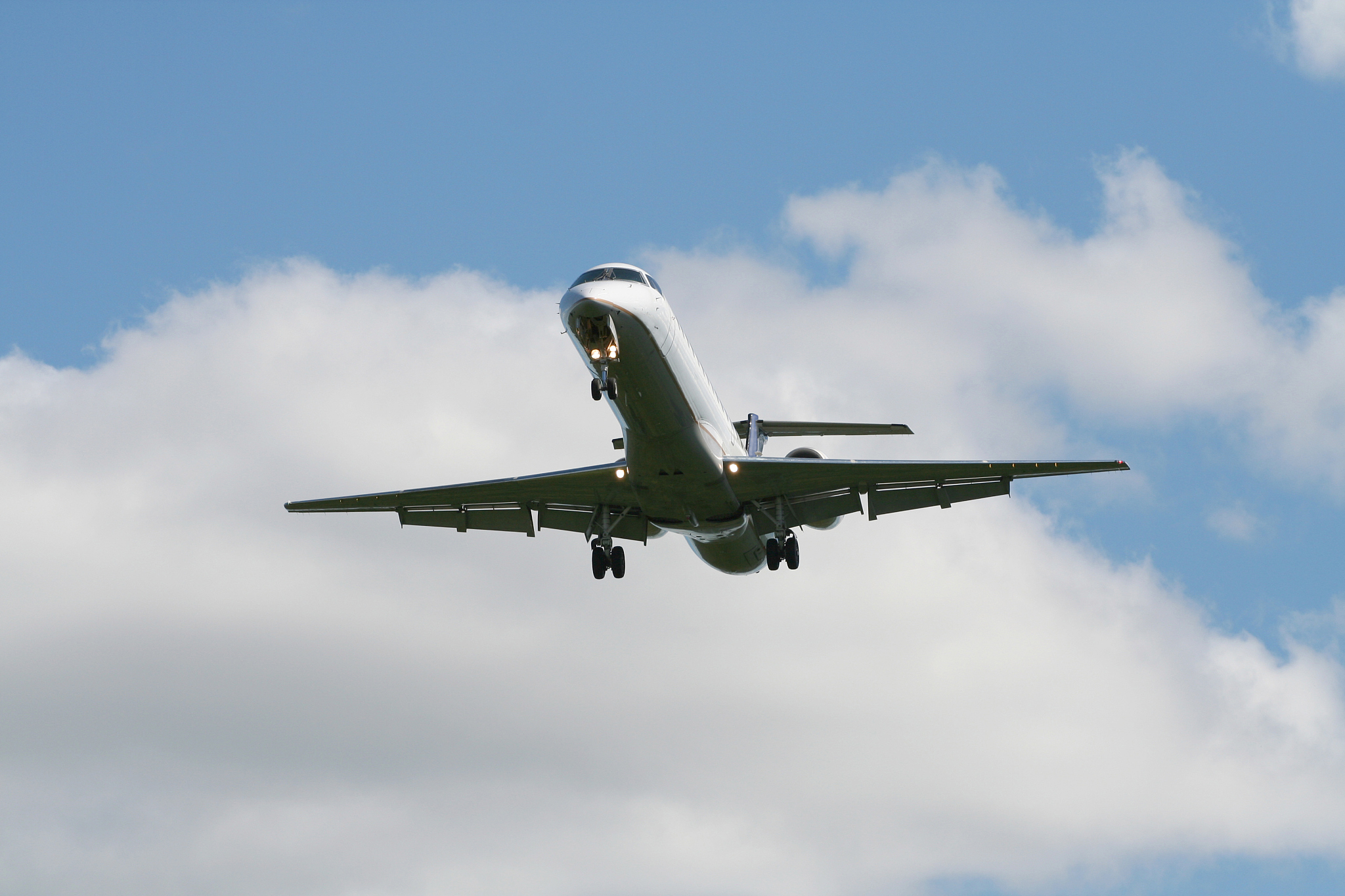 昆明铁路技校报名点云南华西航空旅游学校