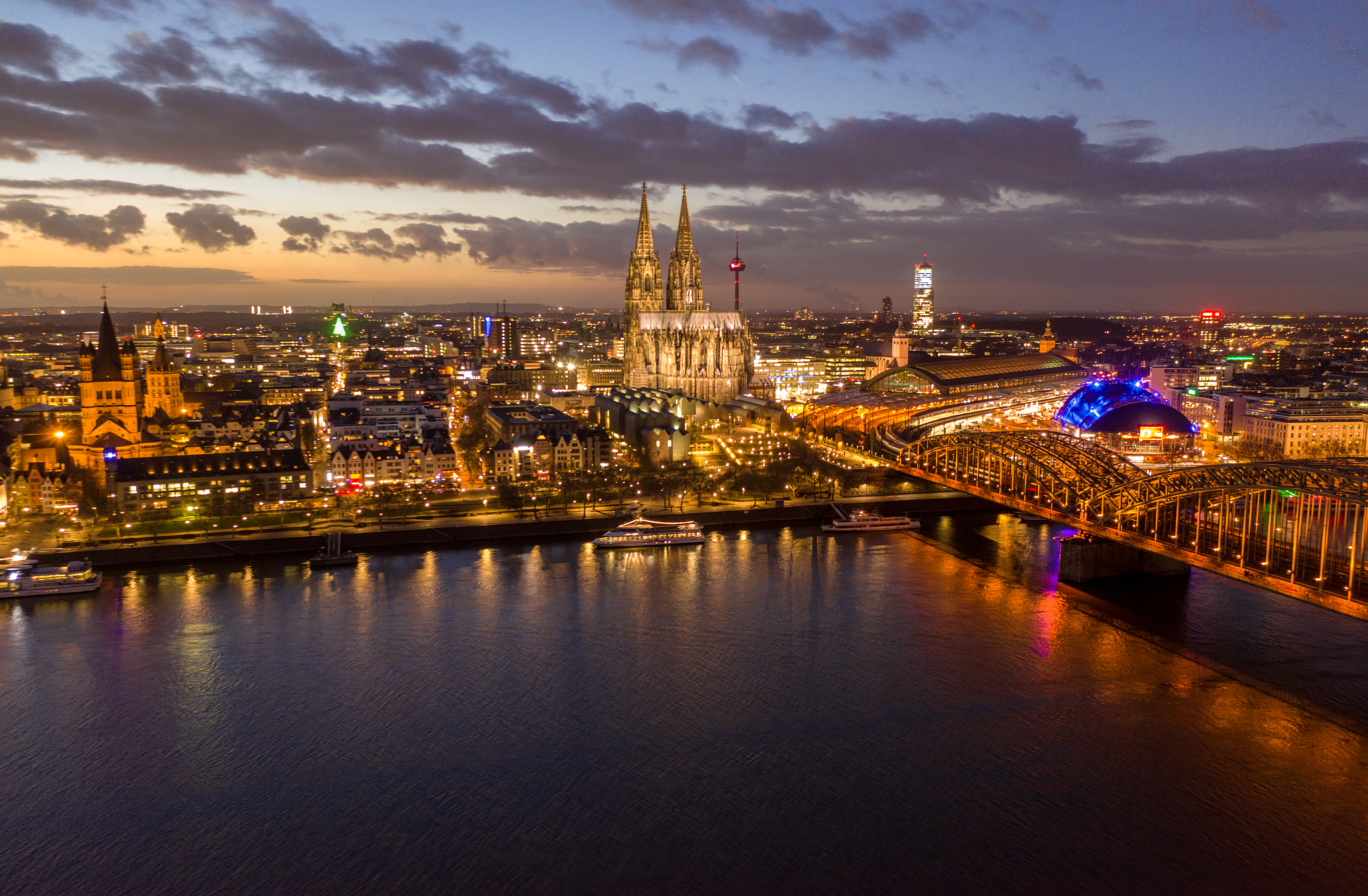 aerial view from cologne cathedral at night