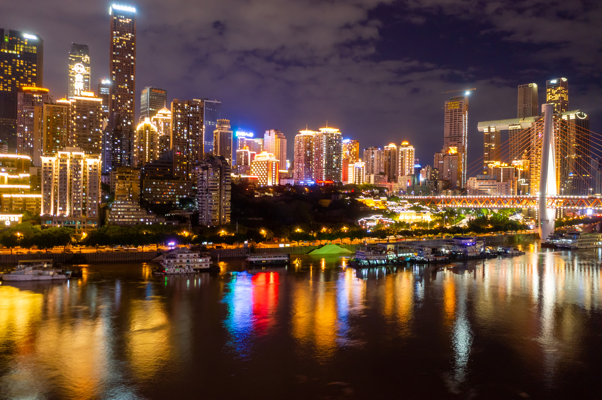 重庆夜景：西南明珠的夜间魅力 | 旅游博主带你打卡