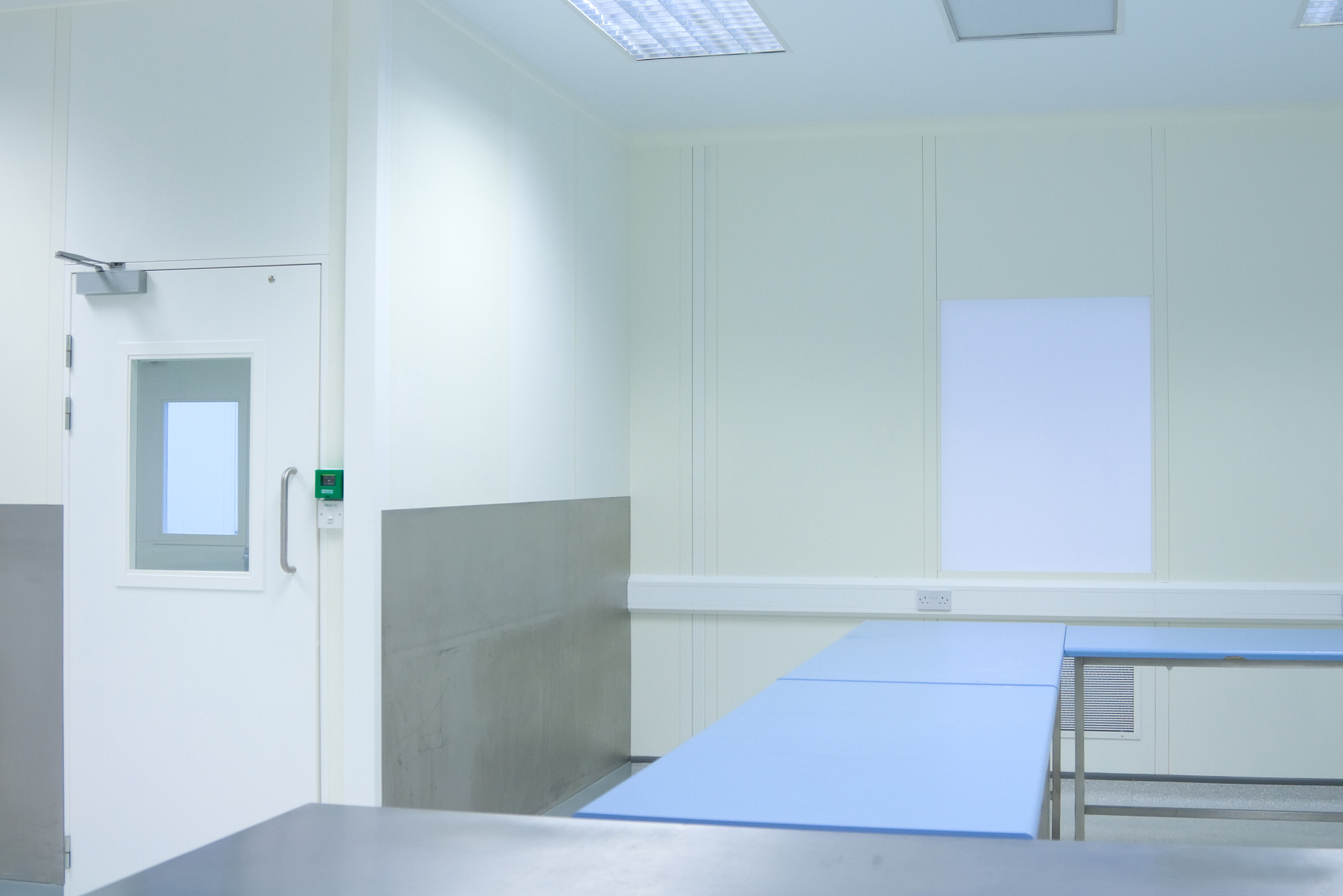 C&D Room Explained: Cleanroom & Decontamination for ISO 7 -60 ﾰC Dew Point Environments