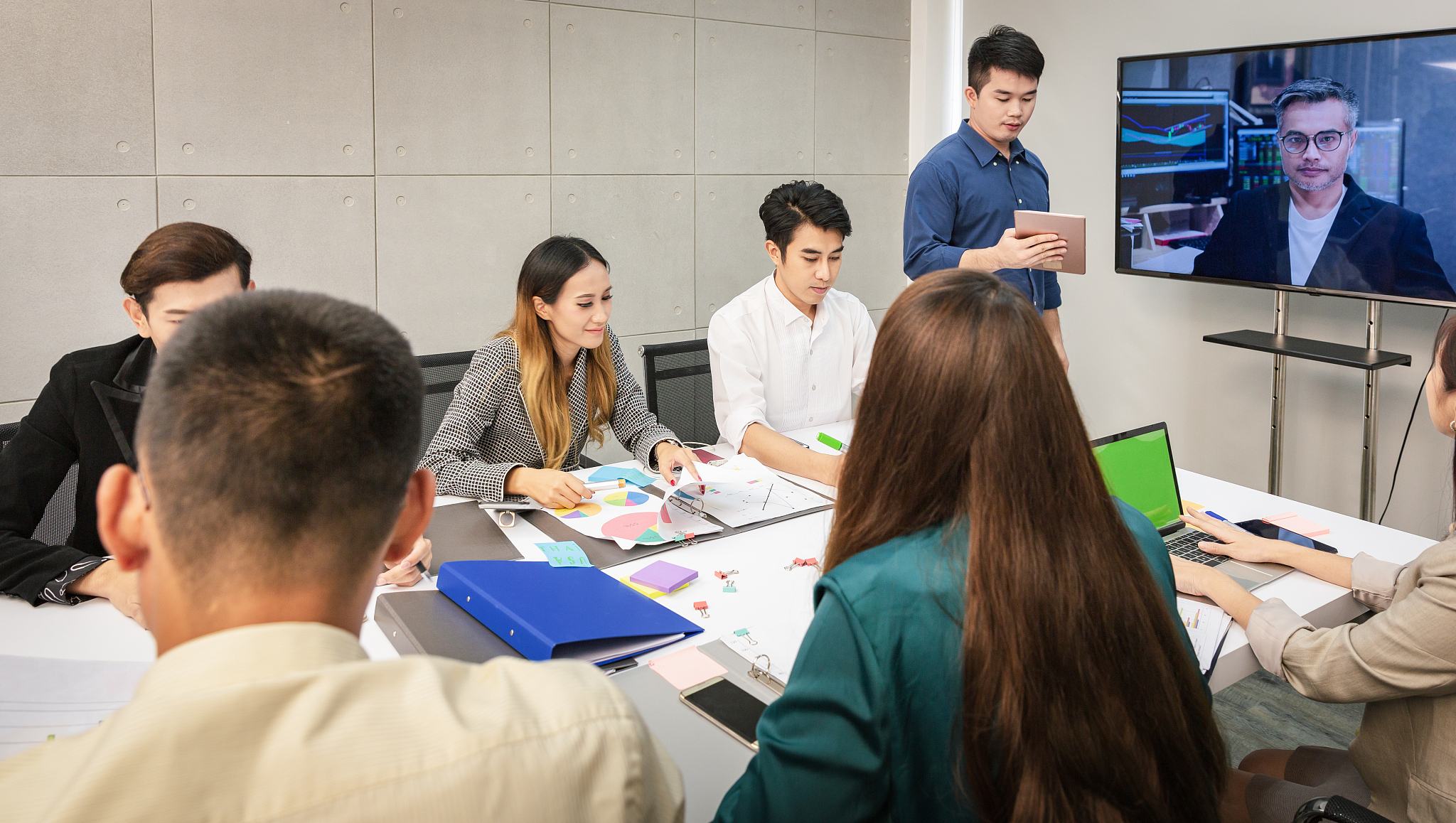 video conference with ceo, meeting presenting project to a group