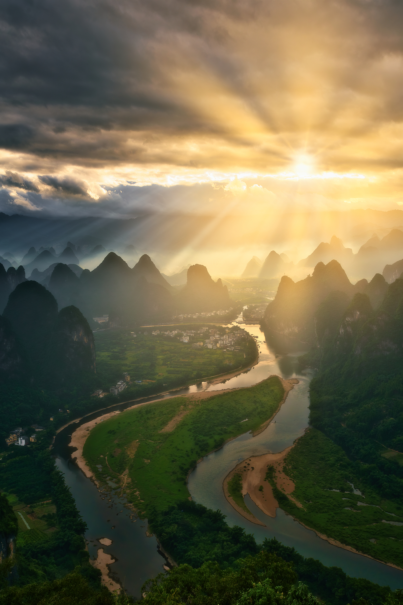 桂林媒体联系方式大全：网站、电话、社交媒体一网打尽