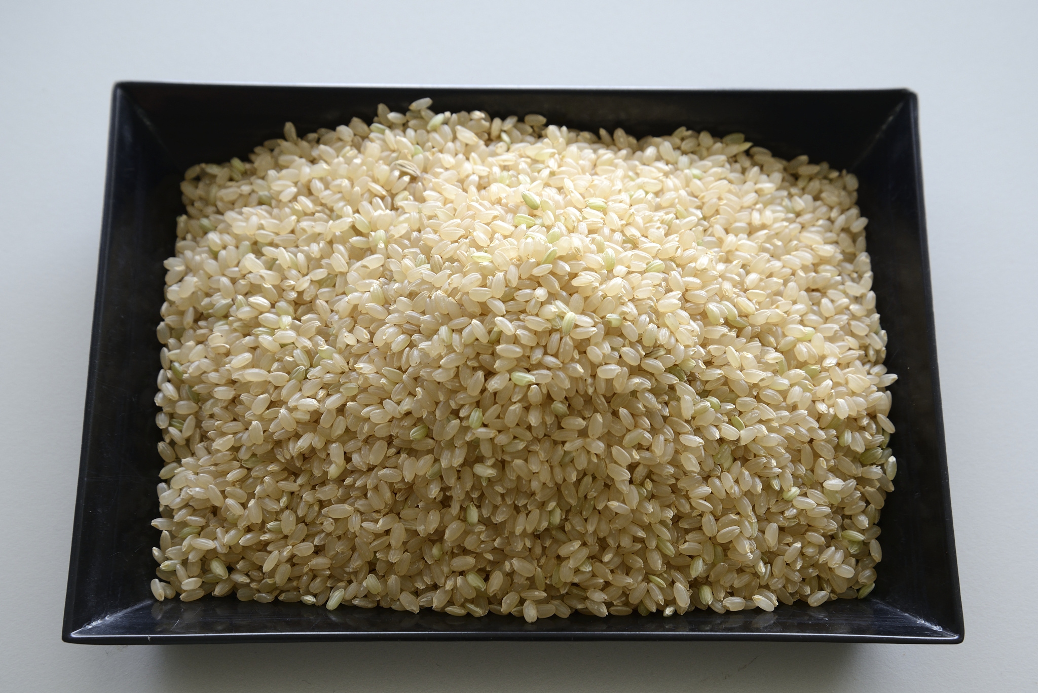 大米蒸过后部分米粒发黄是怎么回事