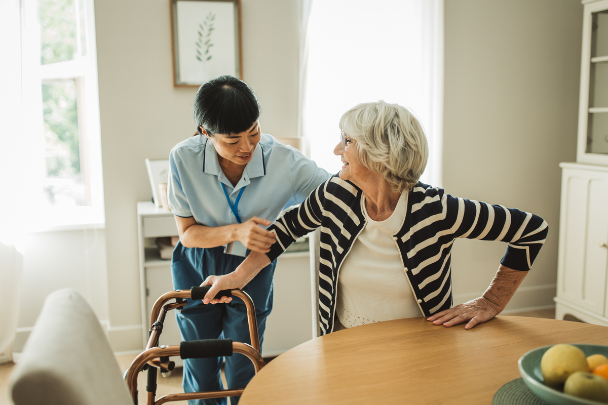 老年护理学发展趋势：国内外现状与养老服务特色