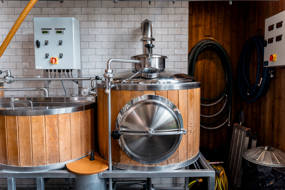 50吨葡萄酒发酵罐尺寸计算 - 直径7.03米，高8.06米