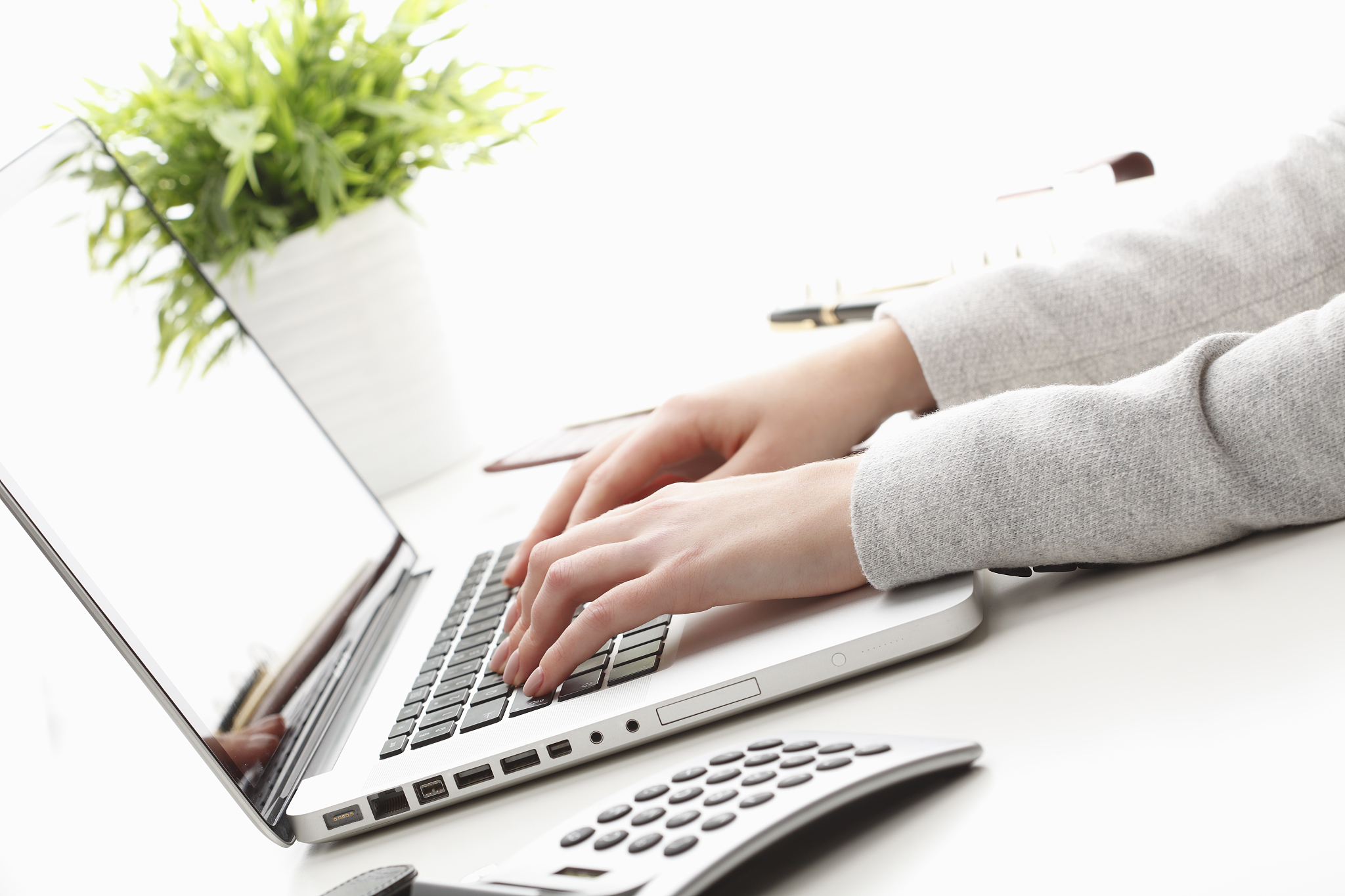 贵州中专学校热门专业推荐：电子商务、机械制造等