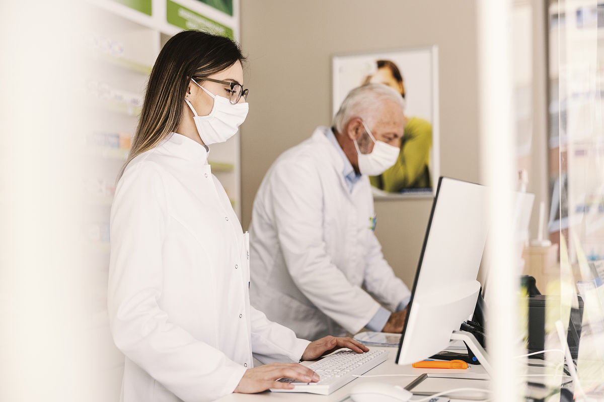 重庆护理专业能报考药师吗？老师解答