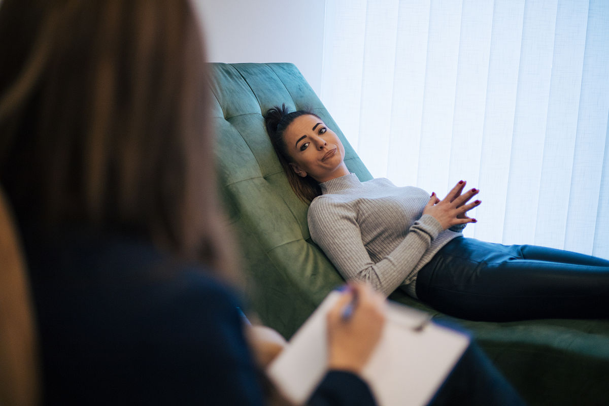 佛教心理学与西方心理学治疗抑郁症比较研究