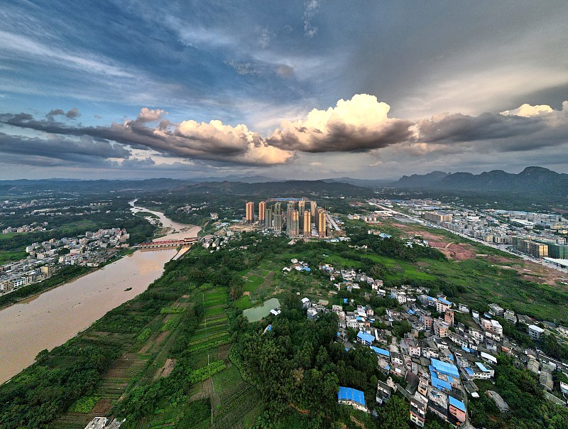 奇缘：超越寻常的命运安排 - 300字详解